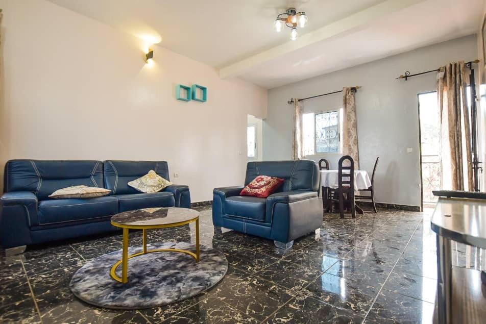 Appartements Neuf De Haut Standing Dm & Ng A Bafoussam Extérieur photo